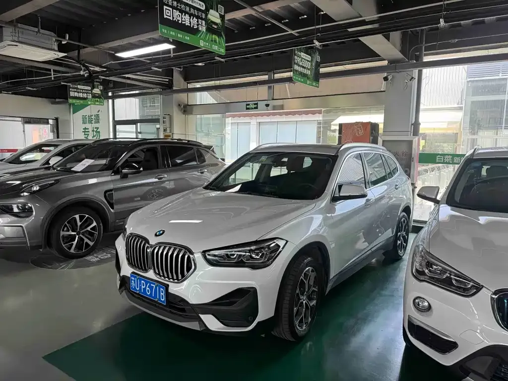BMW X1 — фото 1