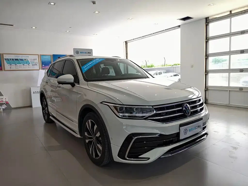 Volkswagen Tiguan L — фото 6