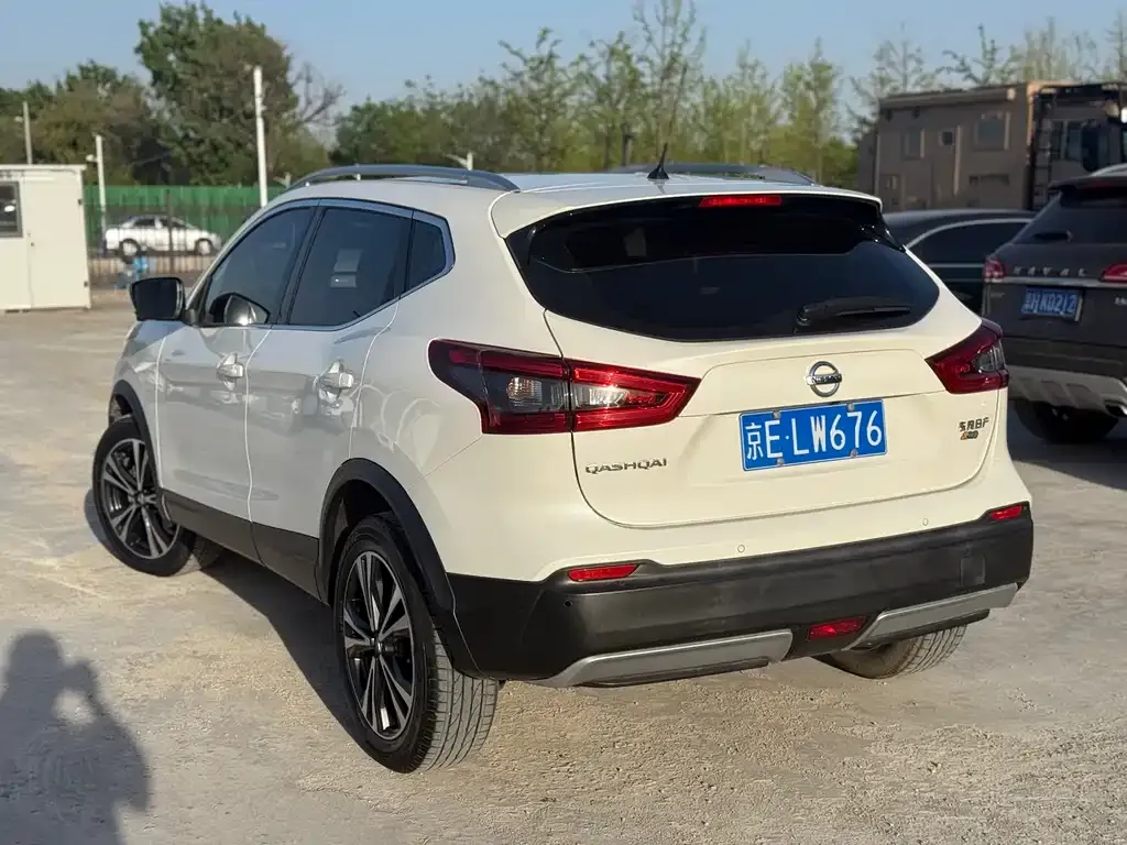 Nissan Qashqai — фото 10