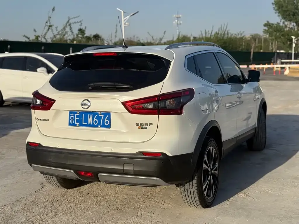 Nissan Qashqai — фото 8