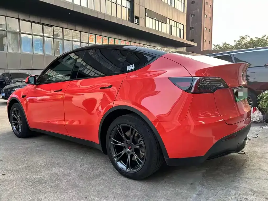Tesla Model Y — фото 8