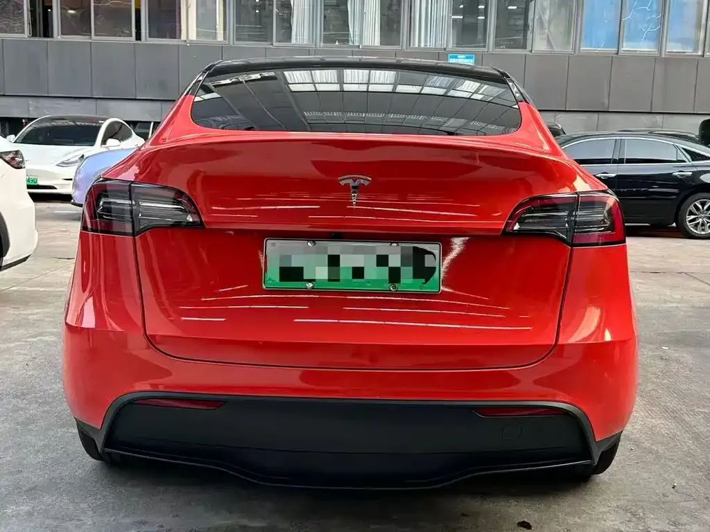 Tesla Model Y — фото 5