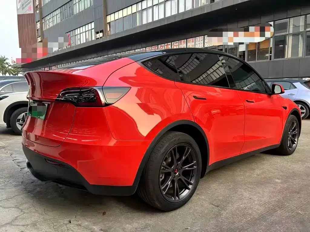 Tesla Model Y — фото 9