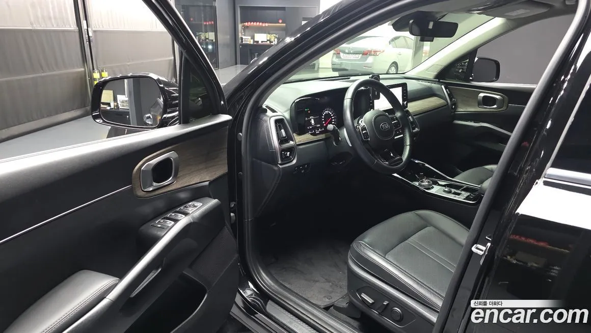 Kia Sorento — фото 8