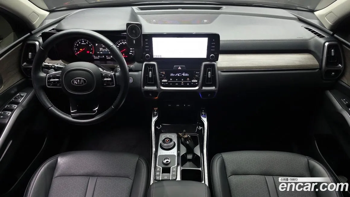 Kia Sorento — фото 7