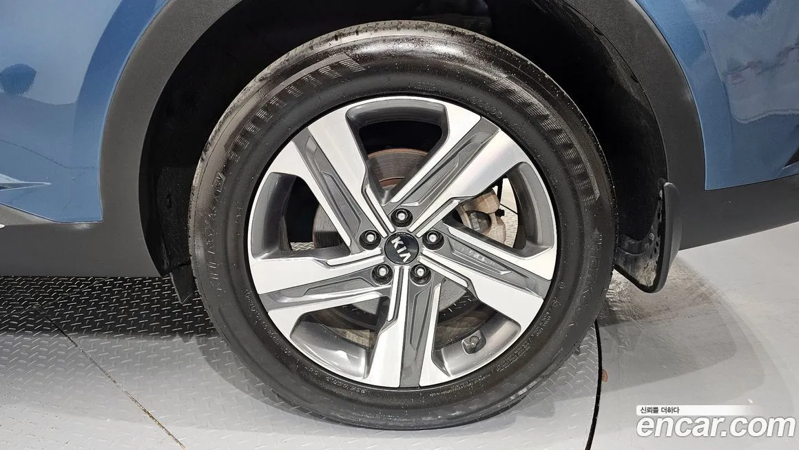 Kia Sorento — фото 5