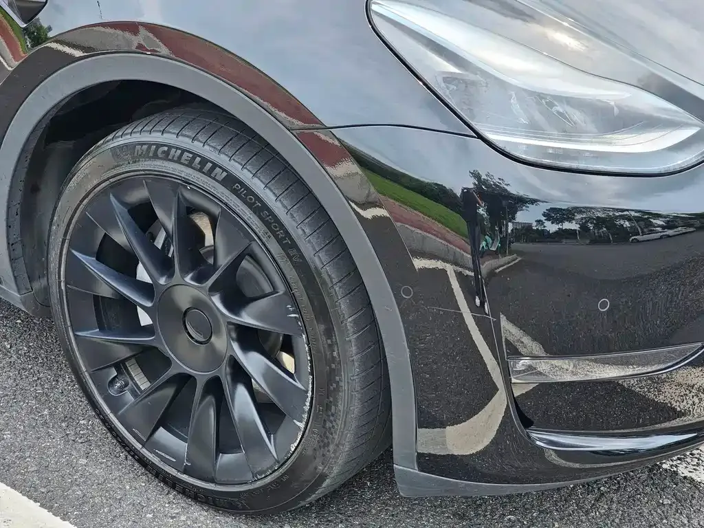Tesla Model Y — фото 7