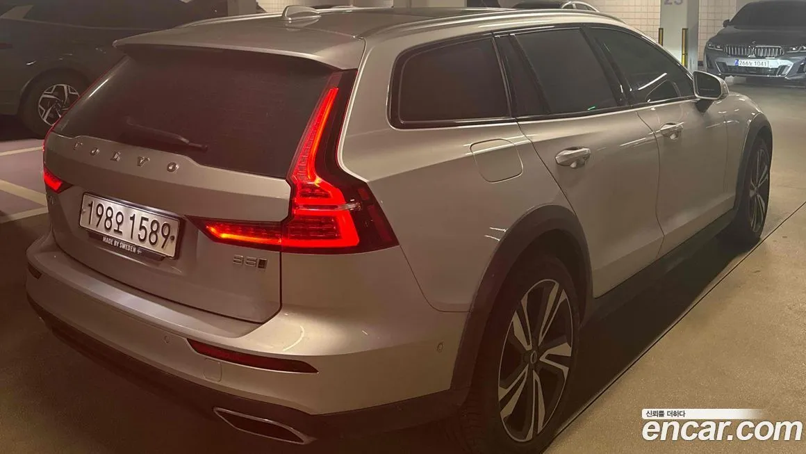 Volvo V60 2021 из KR, фото 8