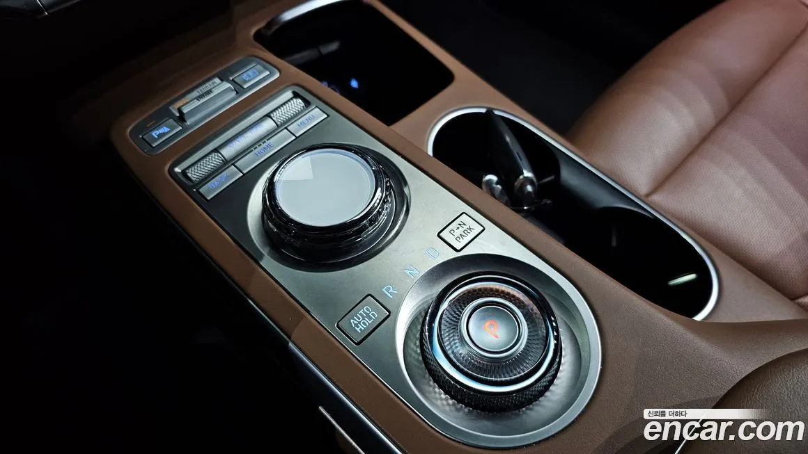 Genesis GV70 — фото 2