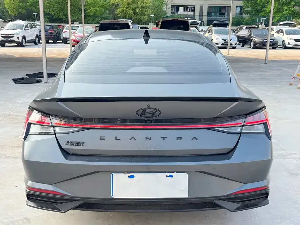 Hyundai Elantra — фото 6