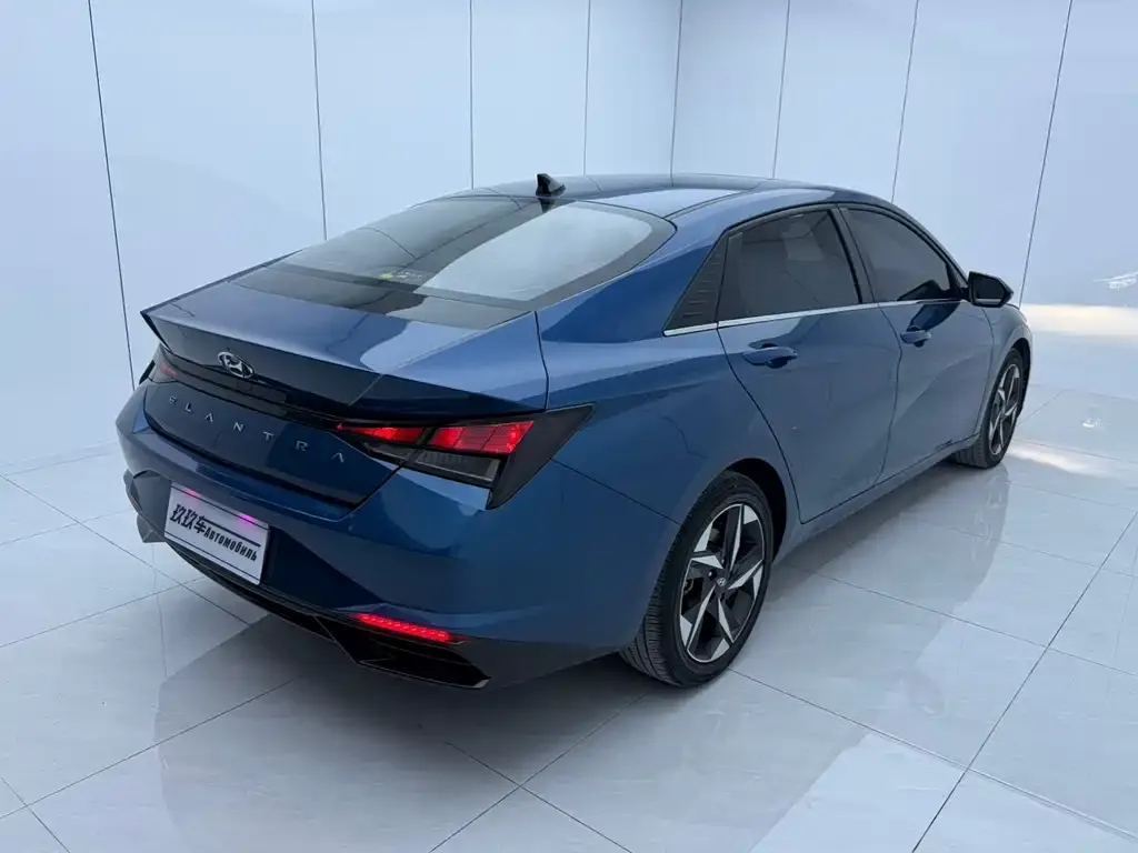 Hyundai Elantra — фото 6
