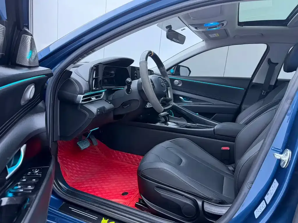Hyundai Elantra — фото 10