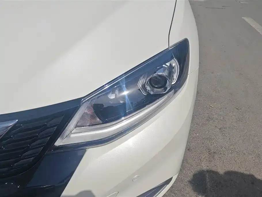 Nissan Tiida 2021 из CN, фото 2