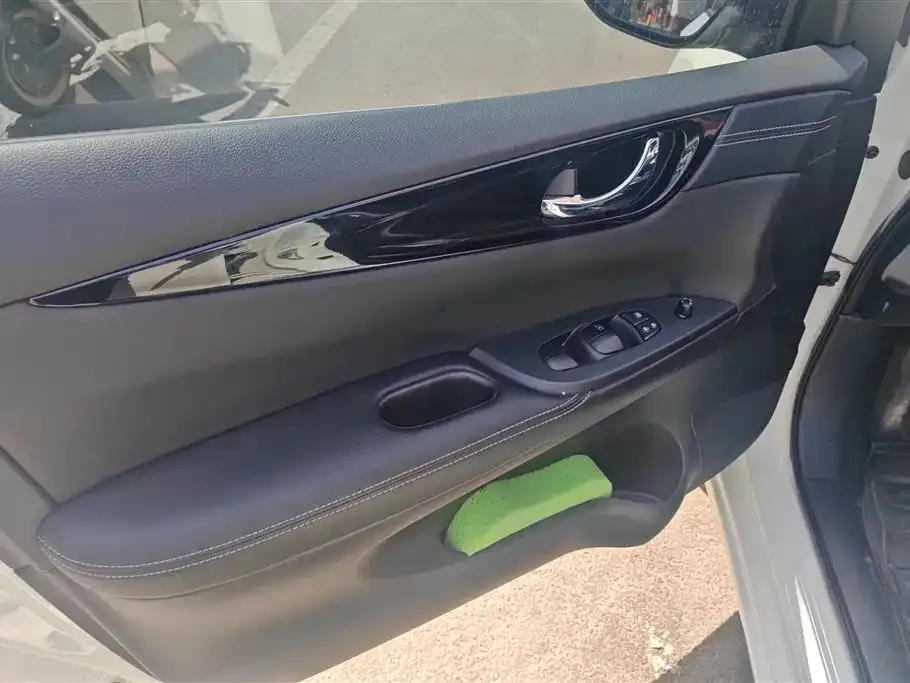 Nissan Tiida 2021 из CN, фото 4