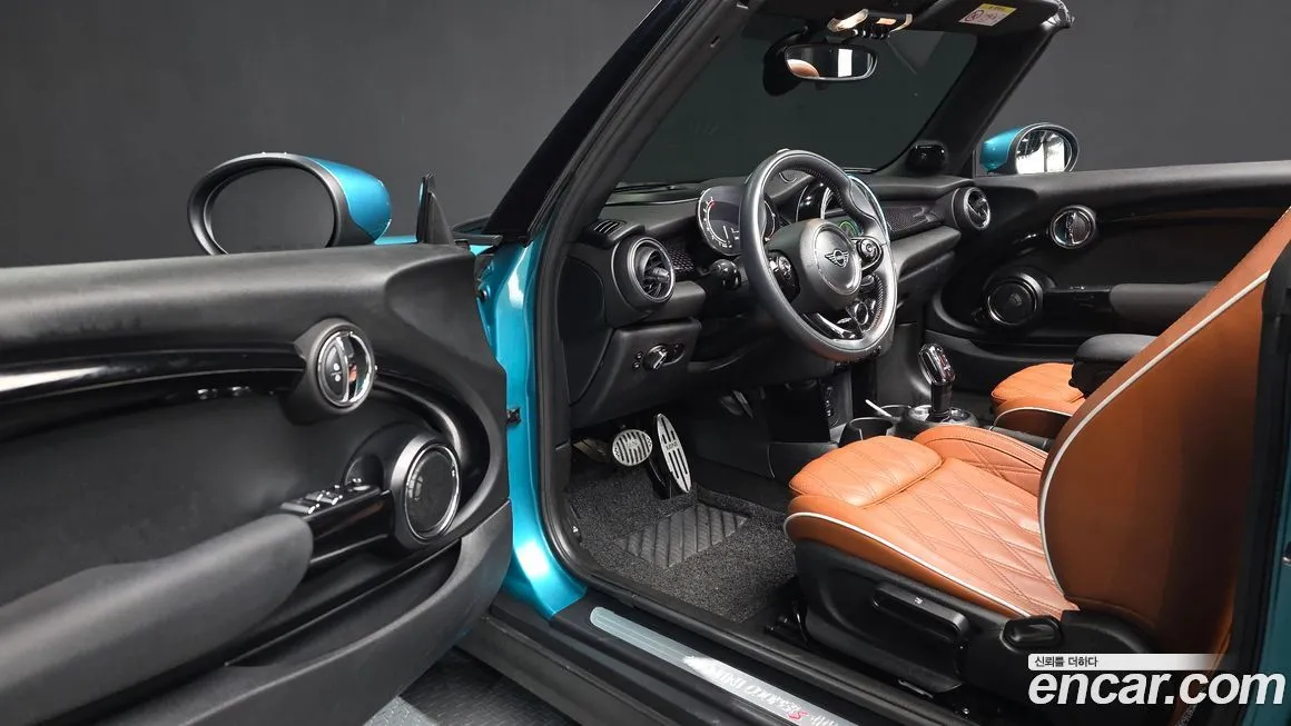 Mini Cooper Convertible 2021 из KR, фото 4