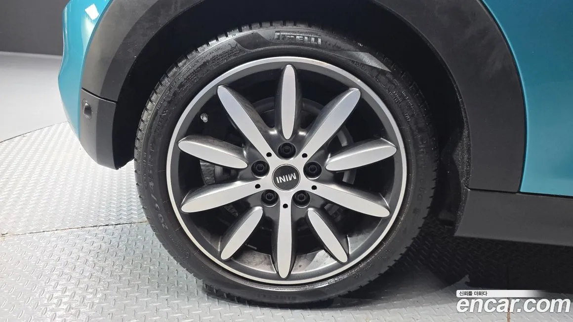Mini Cooper Convertible 2021 из KR, фото 10