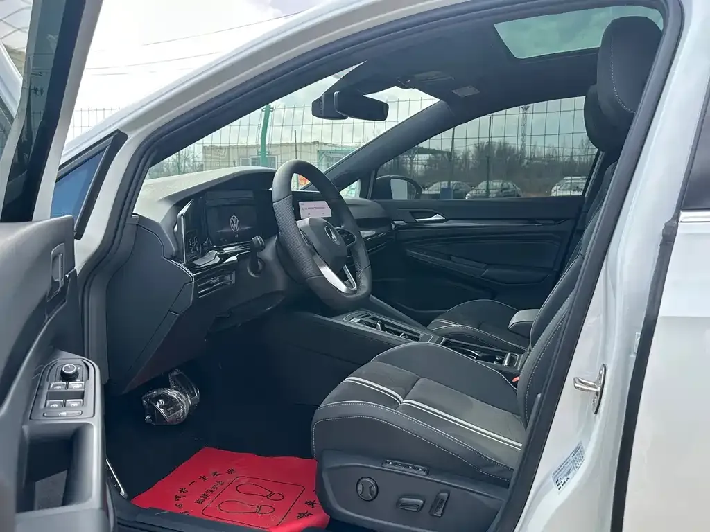 Volkswagen Golf 2022 из CN, фото 3