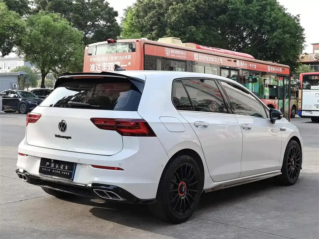 Volkswagen Golf 2023 из CN, фото 7
