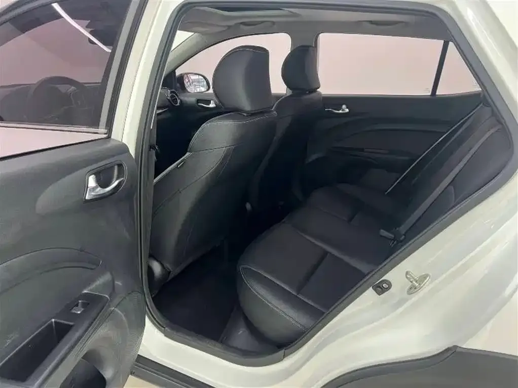 Kia KX1 2022 из CN, фото 5