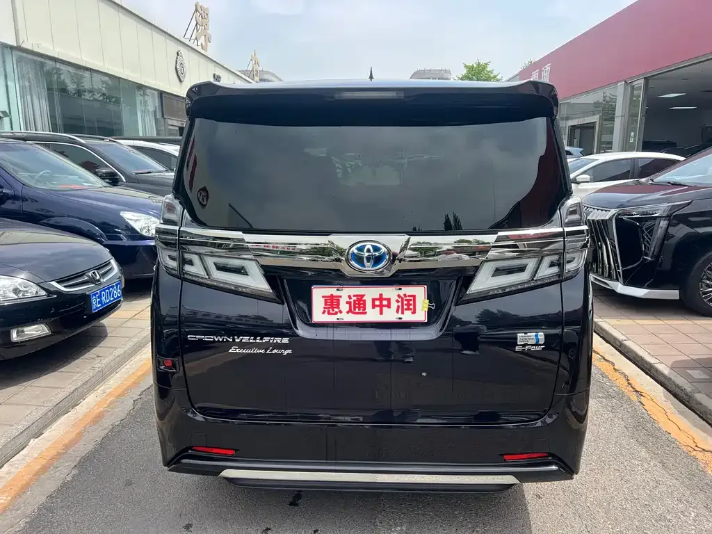 Toyota Vellfire — фото 5