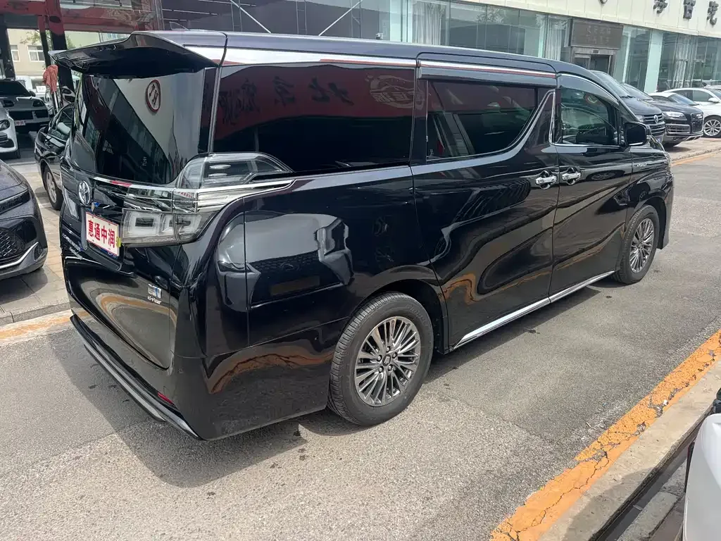 Toyota Vellfire — фото 8
