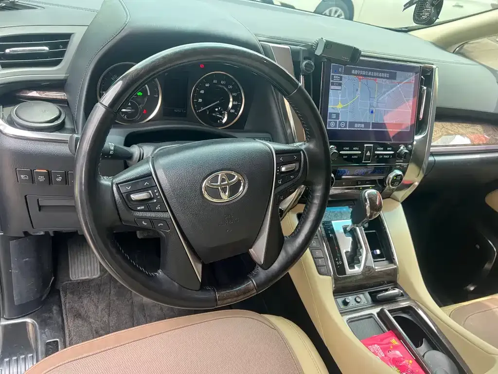 Toyota Vellfire — фото 4