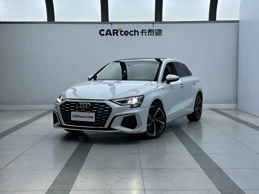Audi A3 — фото 1