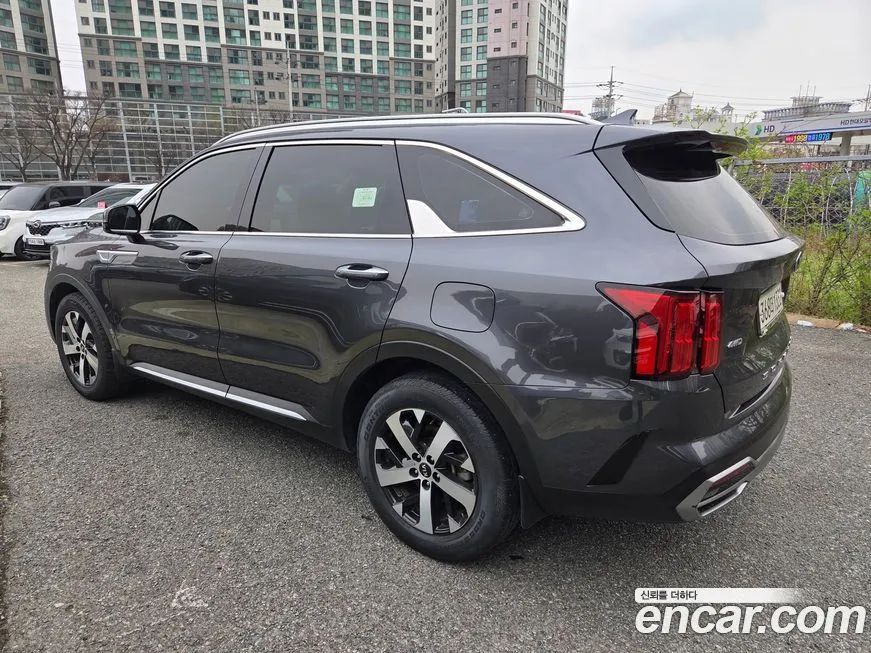 Kia Sorento — фото 8