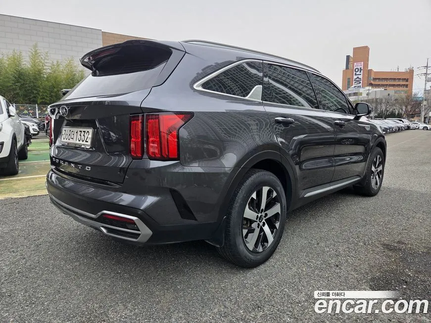 Kia Sorento — фото 10