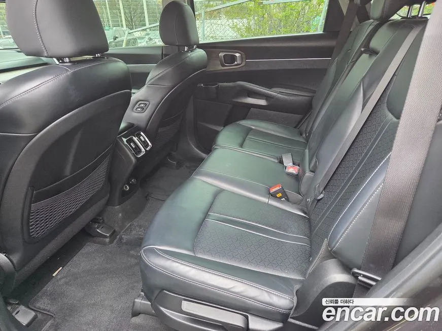Kia Sorento — фото 6
