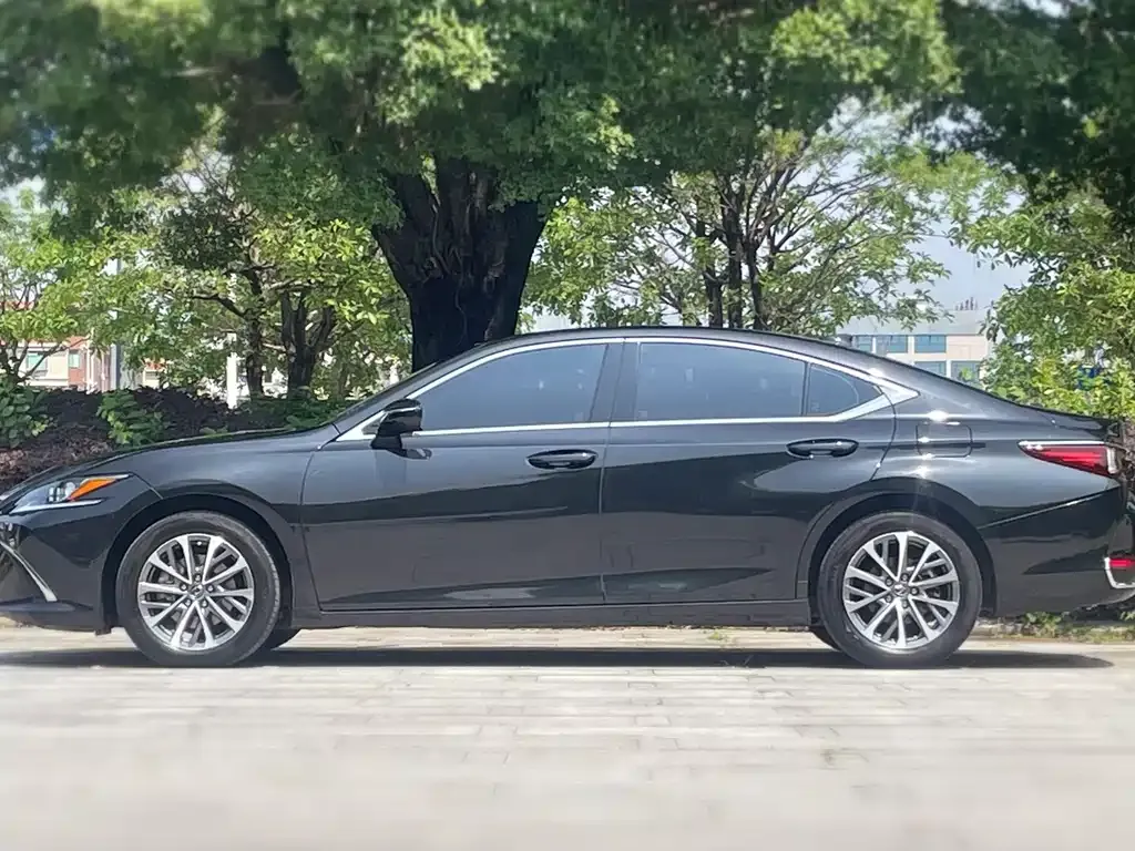 Lexus ES — фото 4
