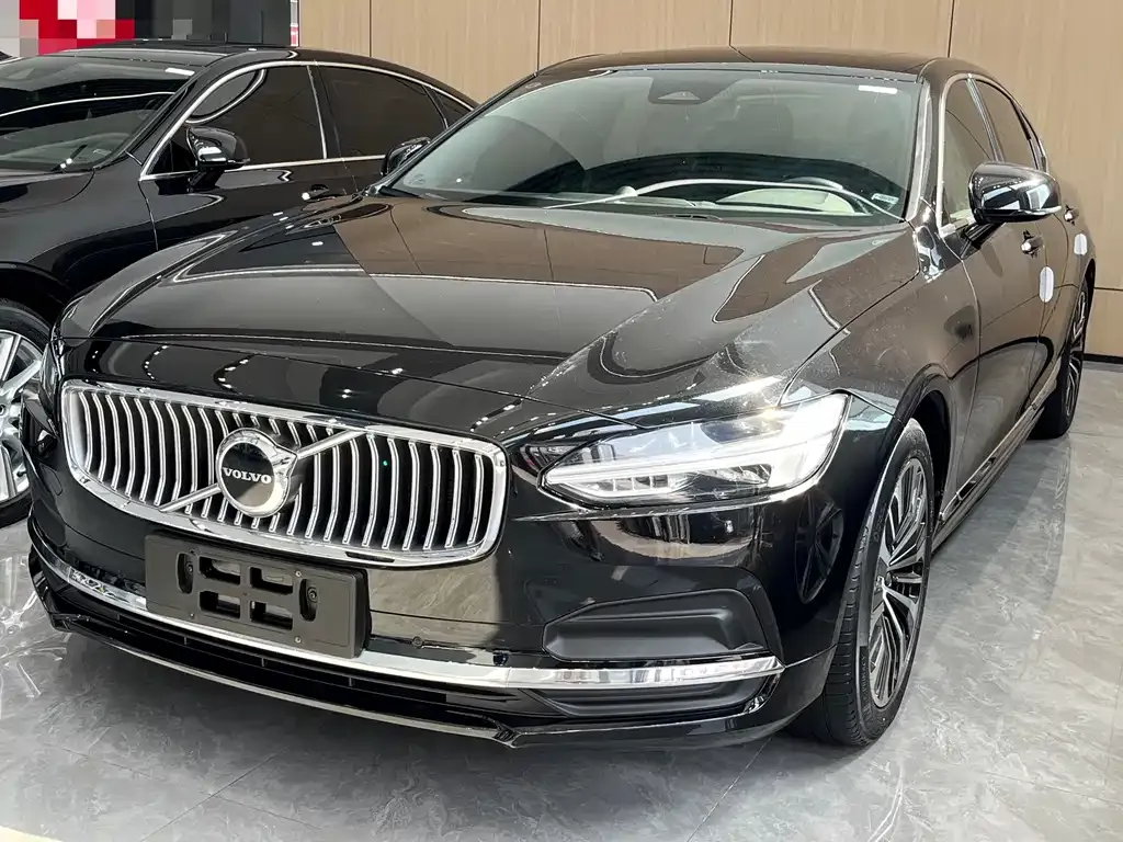 Volvo S90 — фото 1