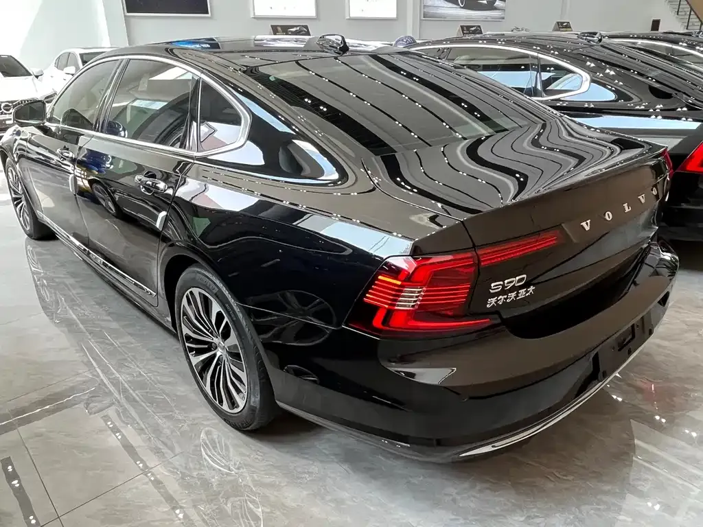 Volvo S90 — фото 5