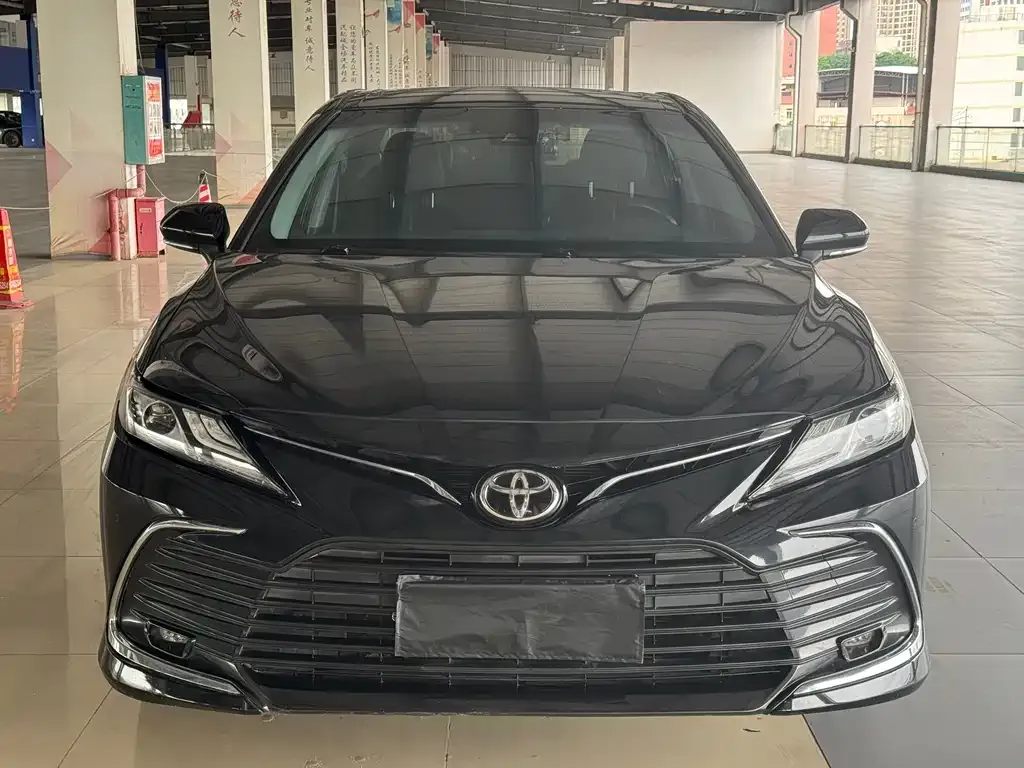 Toyota Camry — фото 4