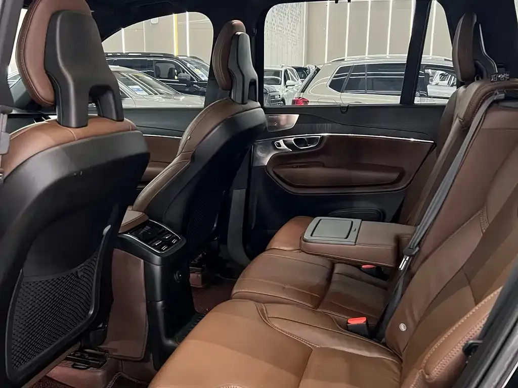 Volvo XC90 PHEV 2022 из CN, фото 3