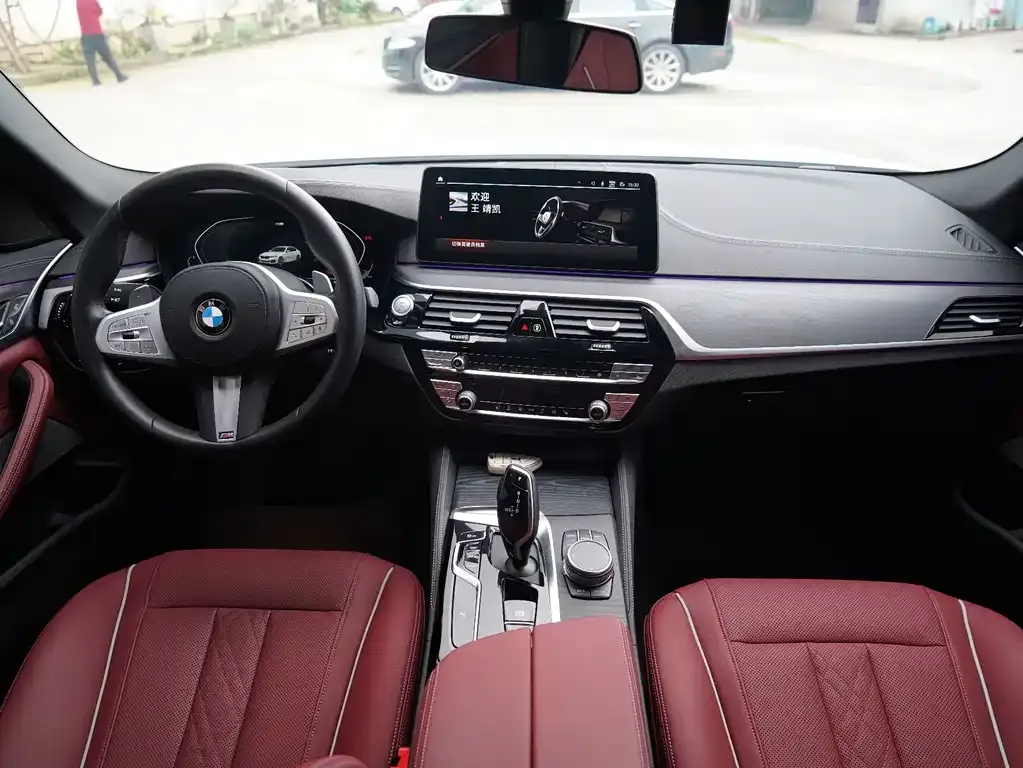 BMW 5 Series — фото 10