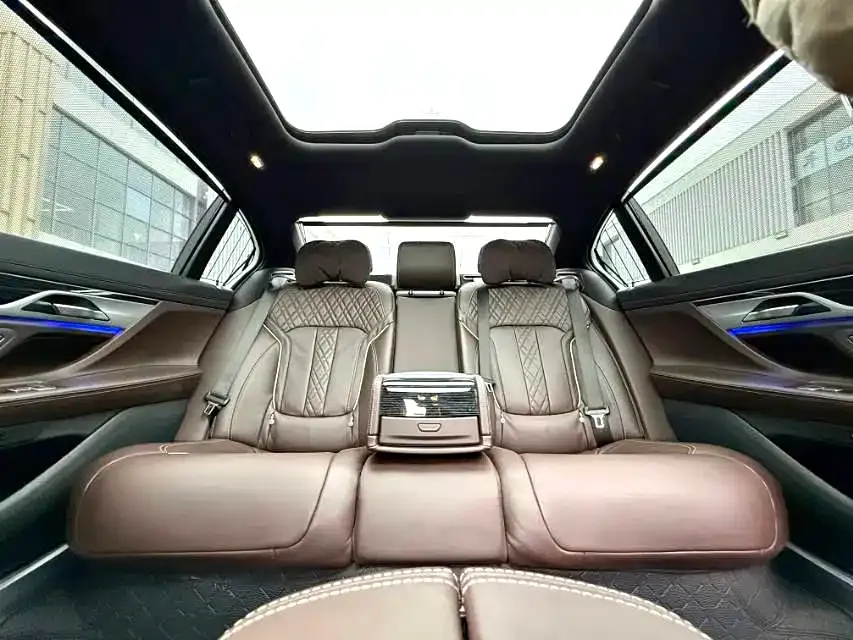 BMW 7 Series 2021 из CN, фото 7