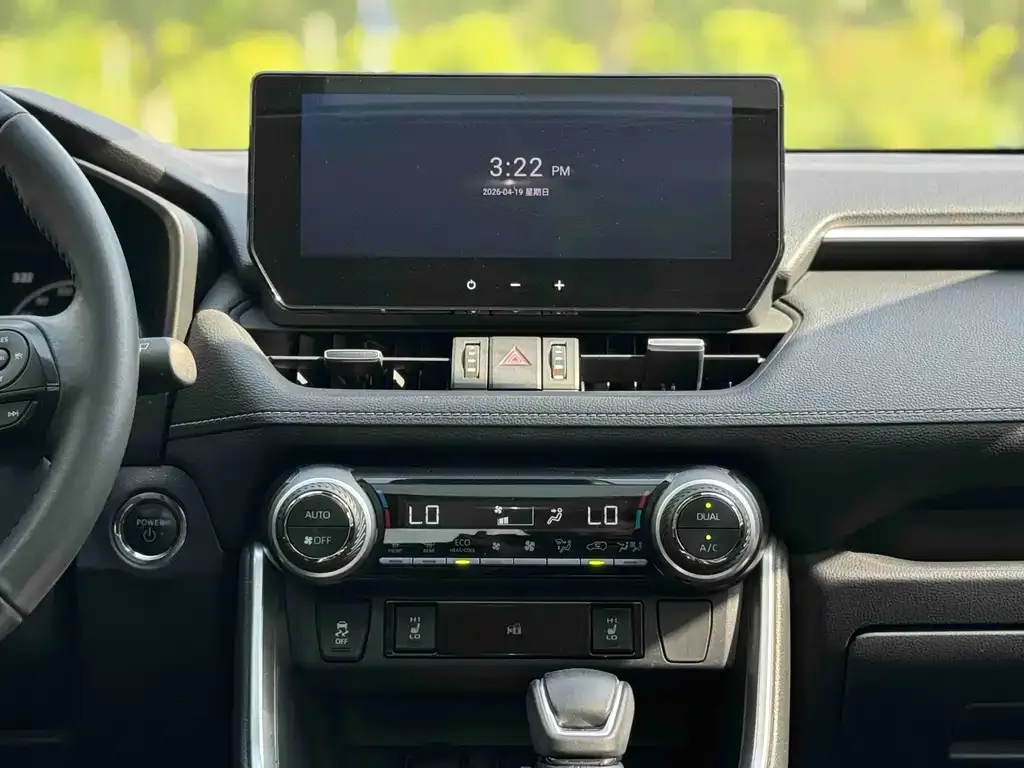 Toyota RAV4 — фото 6