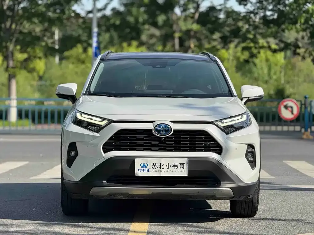 Toyota RAV4 — фото 10