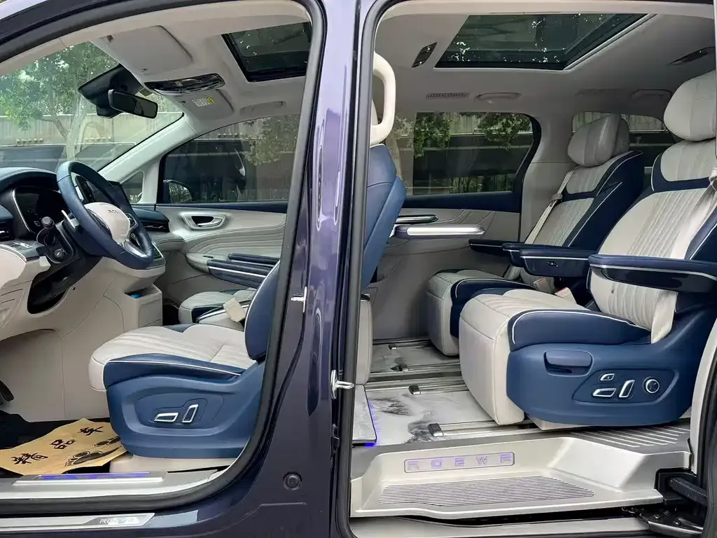 Roewe iMAX8 — фото 3