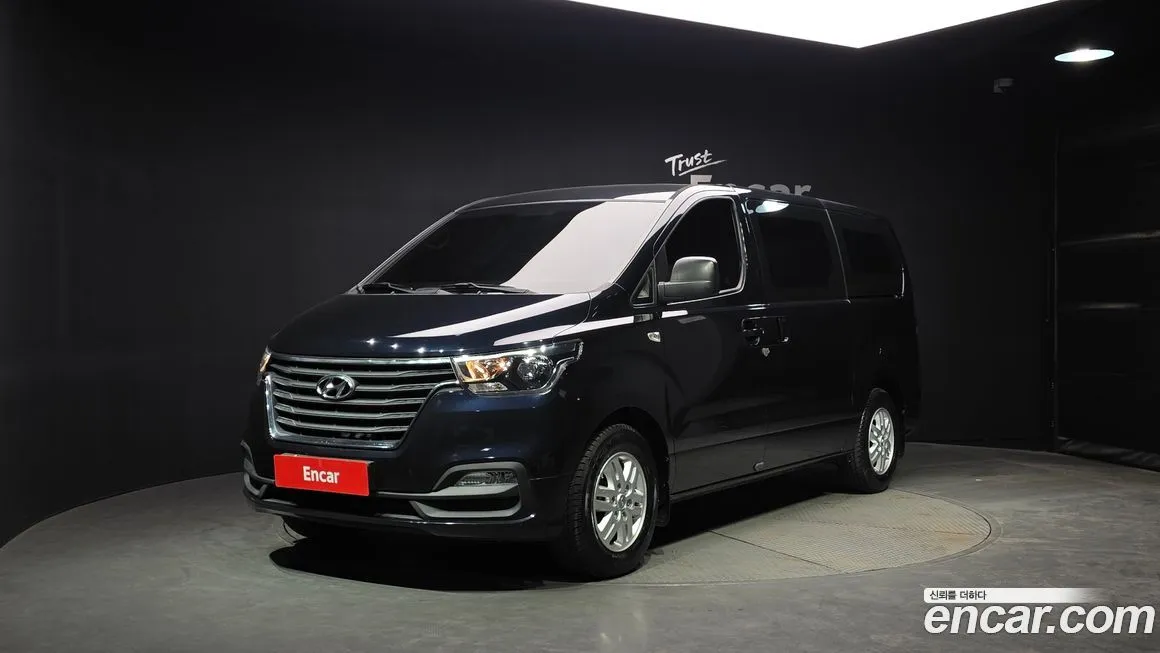 Hyundai Starex