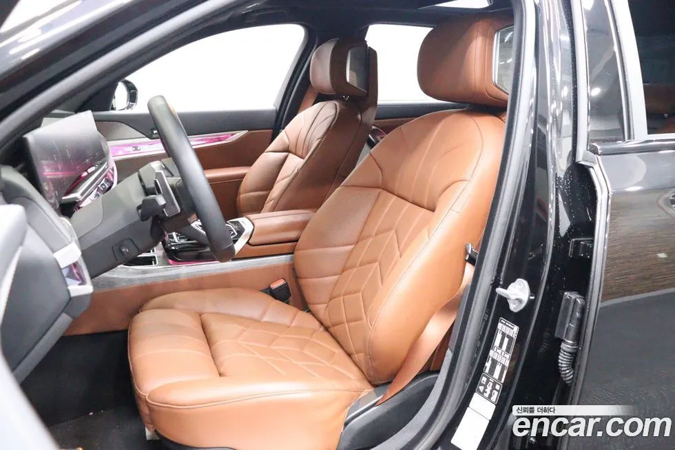 BMW 7-Series 2024 из KR, фото 8