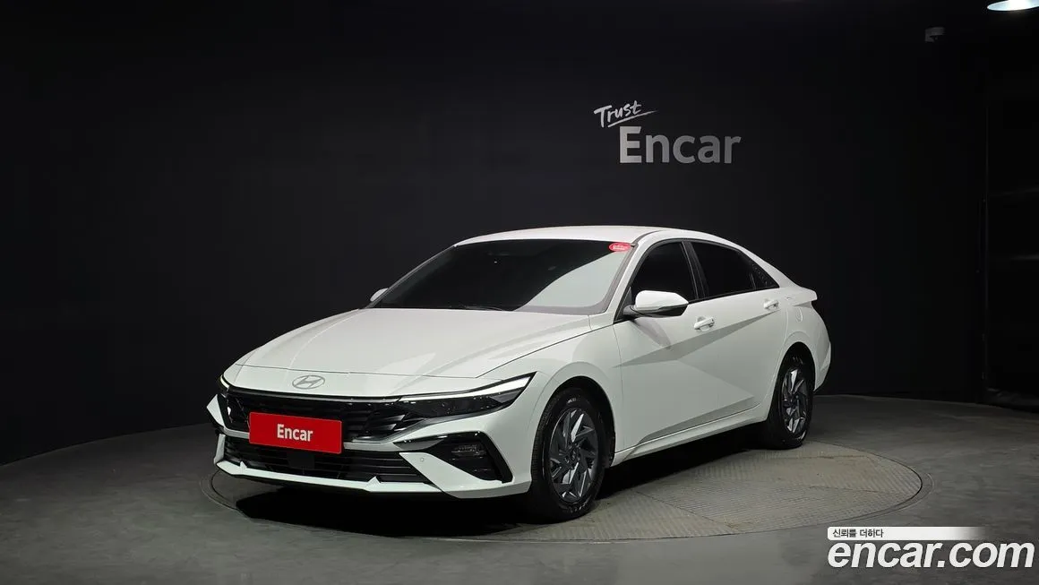 Hyundai AVANTE — фото 1