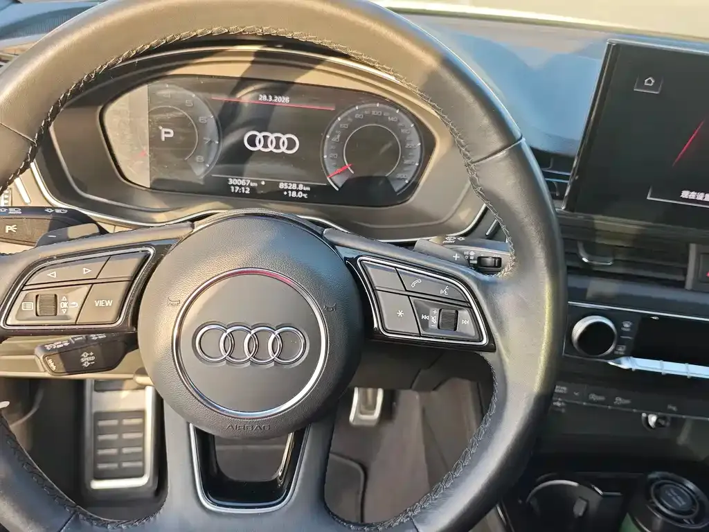 Audi A4L 2023 из CN, фото 5