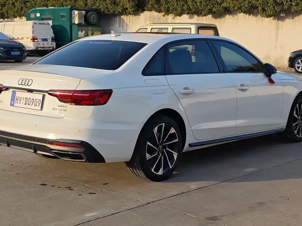 Audi A4L 2023 из CN, фото 9