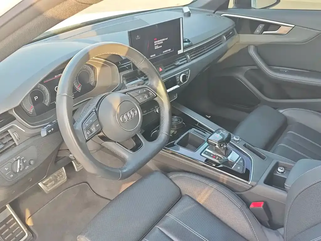 Audi A4L 2023 из CN, фото 8