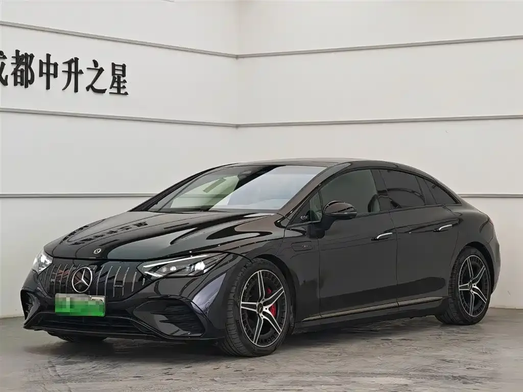 Mercedes-Benz EQE AMG — фото 1