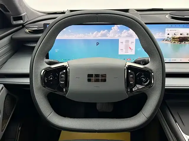 Geely Galaxy E8 — фото 10