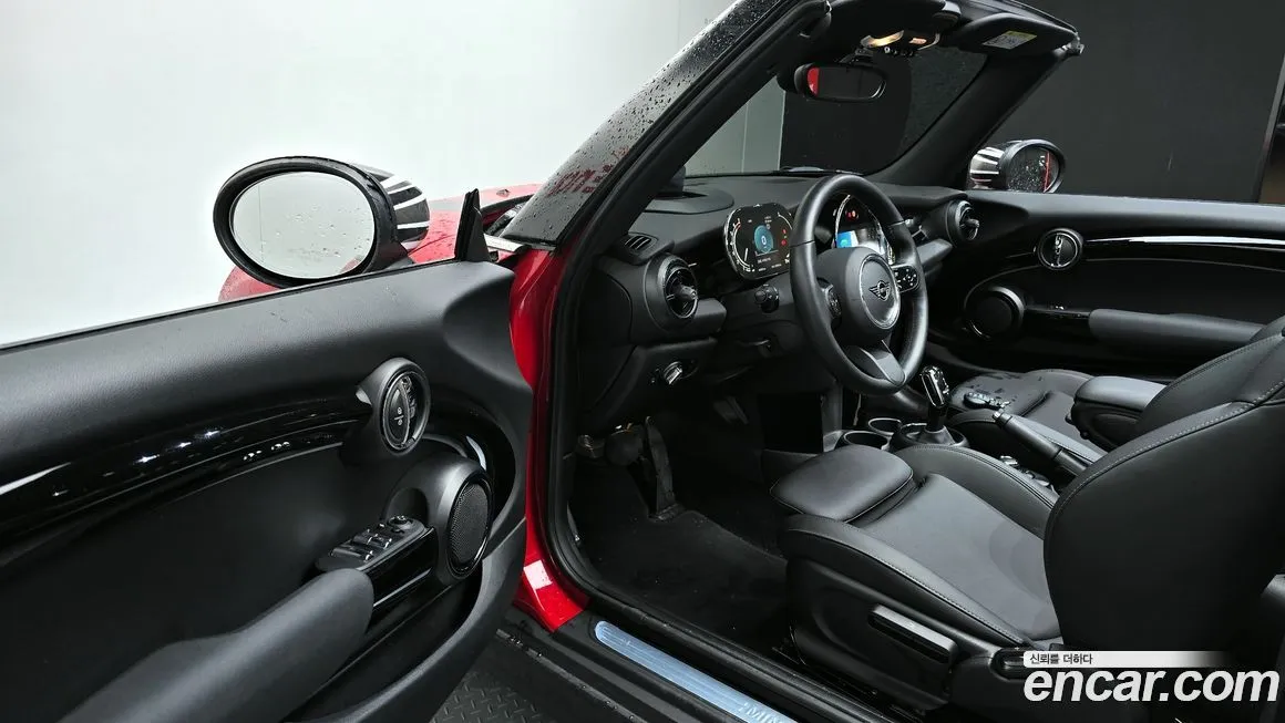 Mini Cooper Convertible 2024 из KR, фото 9