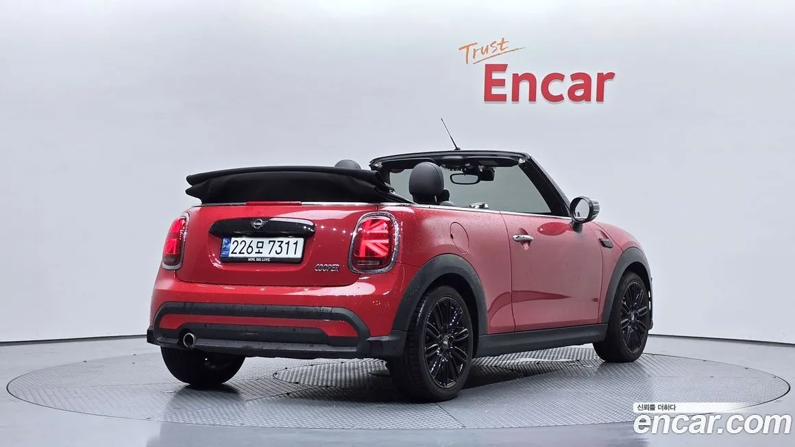 Mini Cooper Convertible 2024 из KR, фото 6
